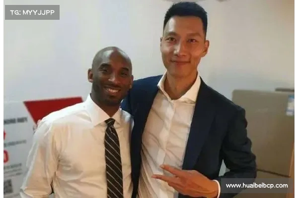 易建联复出引热议:与美女合照笑容满面,争议声中传递何信号? 易建联复出引热议:与美女合照笑容满面,争议声中传递何信号?